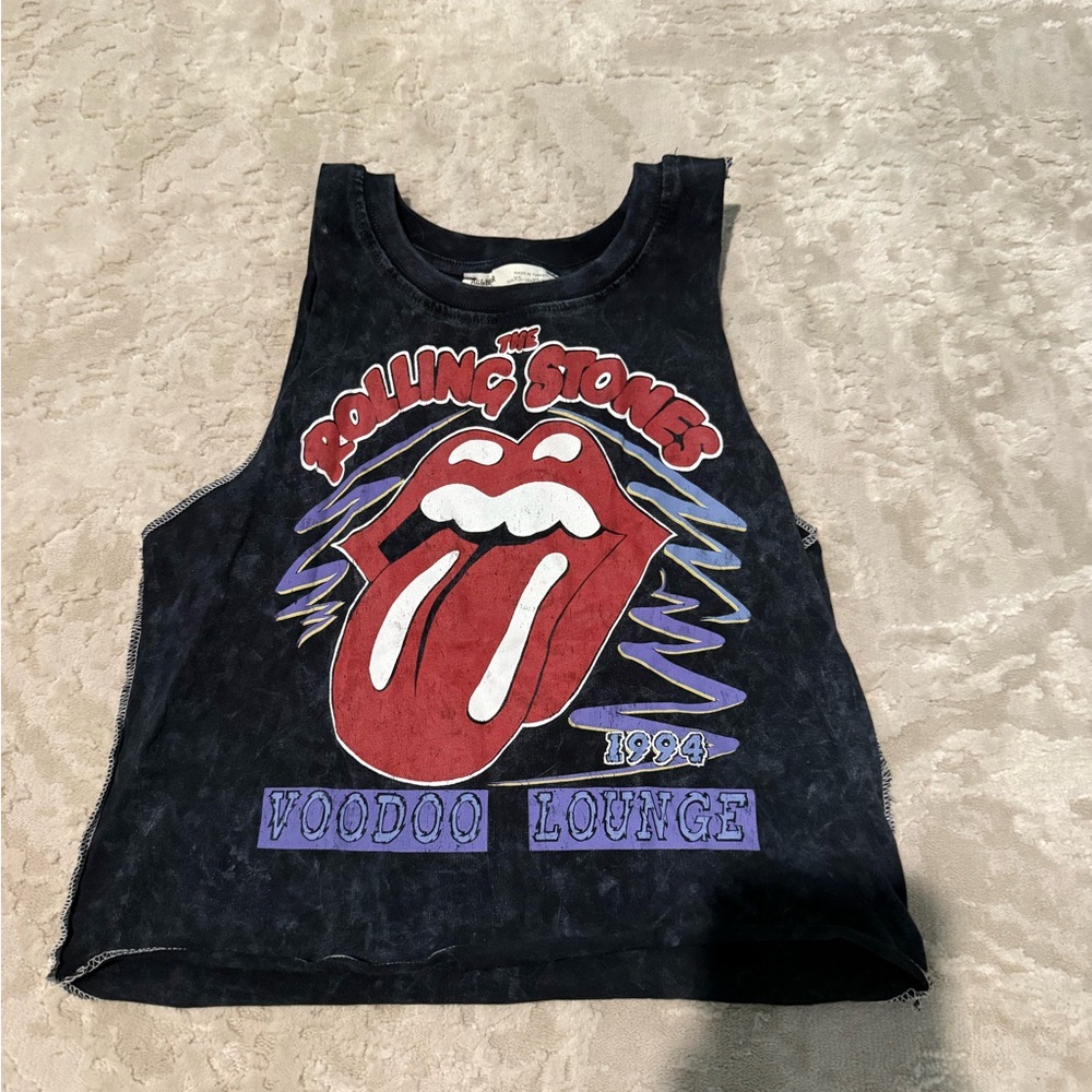 Pull&Bear Black and Red Crop Top with Graphic Design